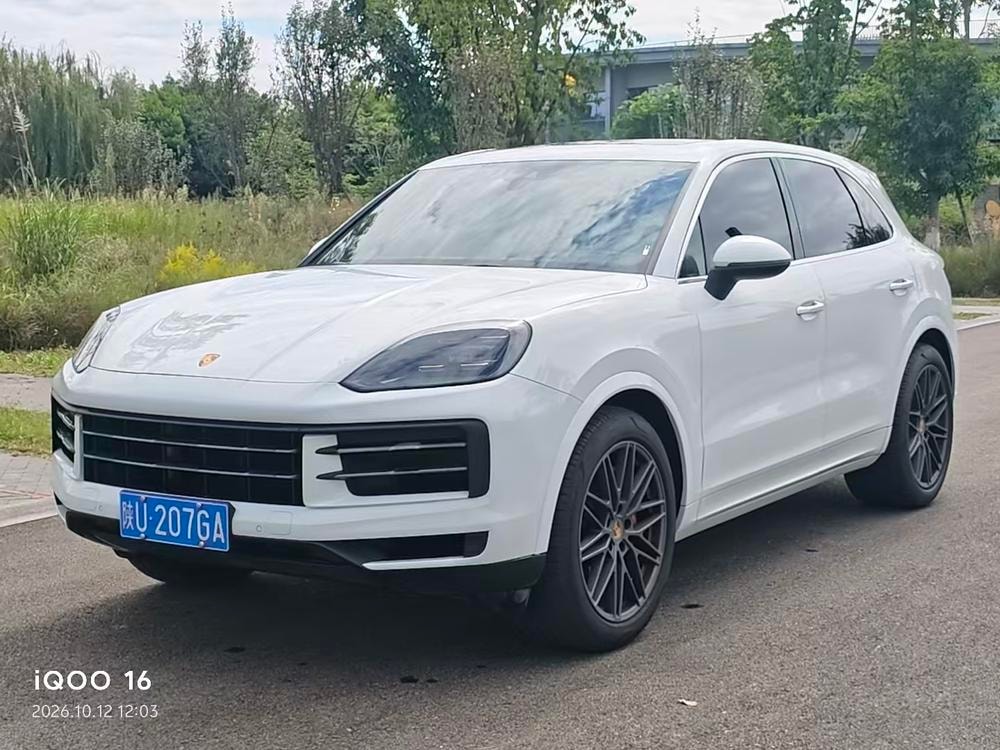 Porsche Cayenne 2024 — фото автомобиля