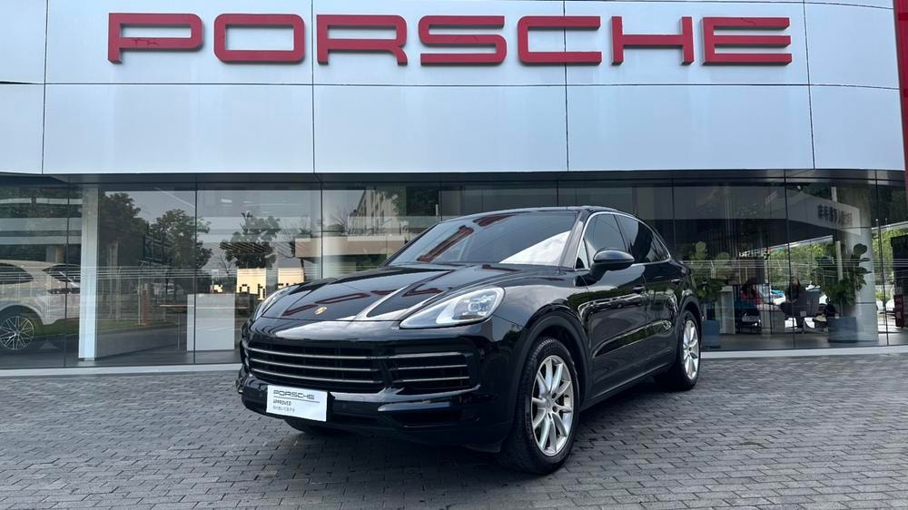 Porsche Cayenne 2019 — фото автомобиля 1