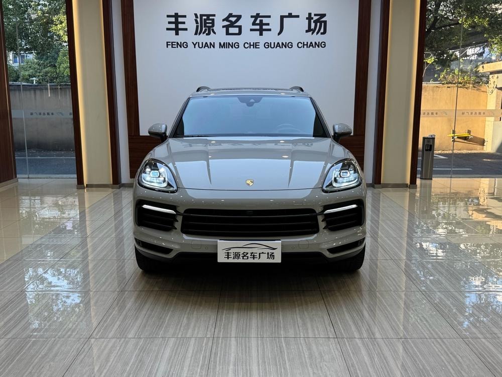 Porsche Cayenne 2023 — фото автомобиля 1