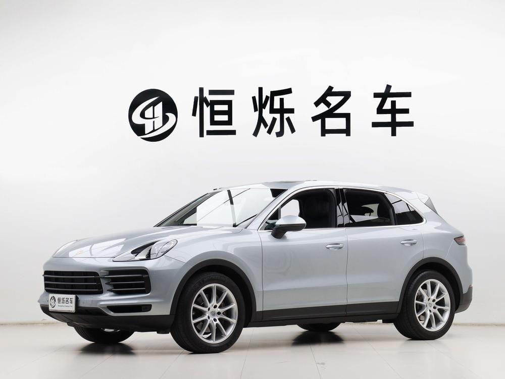 Porsche Cayenne 2019 — фото автомобиля 1