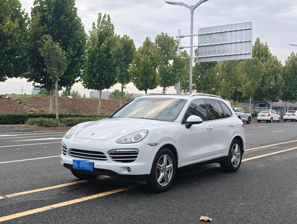 Porsche Cayenne 2014 — фото автомобиля