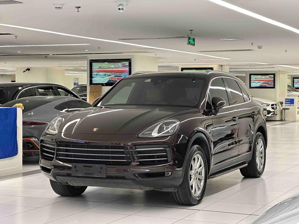 Porsche Cayenne 2019 — фото автомобиля