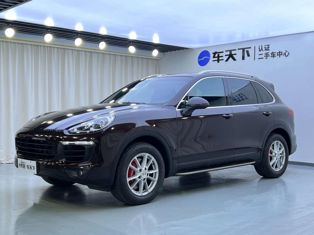 Porsche Cayenne 2016 — фото автомобиля