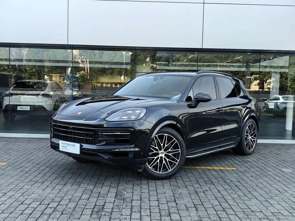 Porsche Cayenne 2024 — фото автомобиля 1