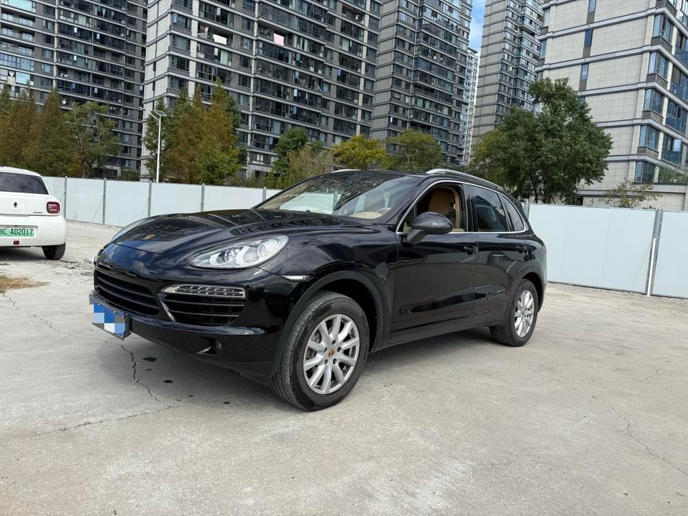 Porsche Cayenne 2013 — фото автомобиля