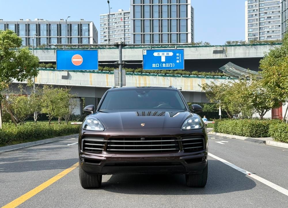 Porsche Cayenne 2019 — фото автомобиля