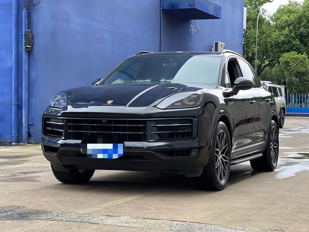 Porsche Cayenne 2024 — фото автомобиля