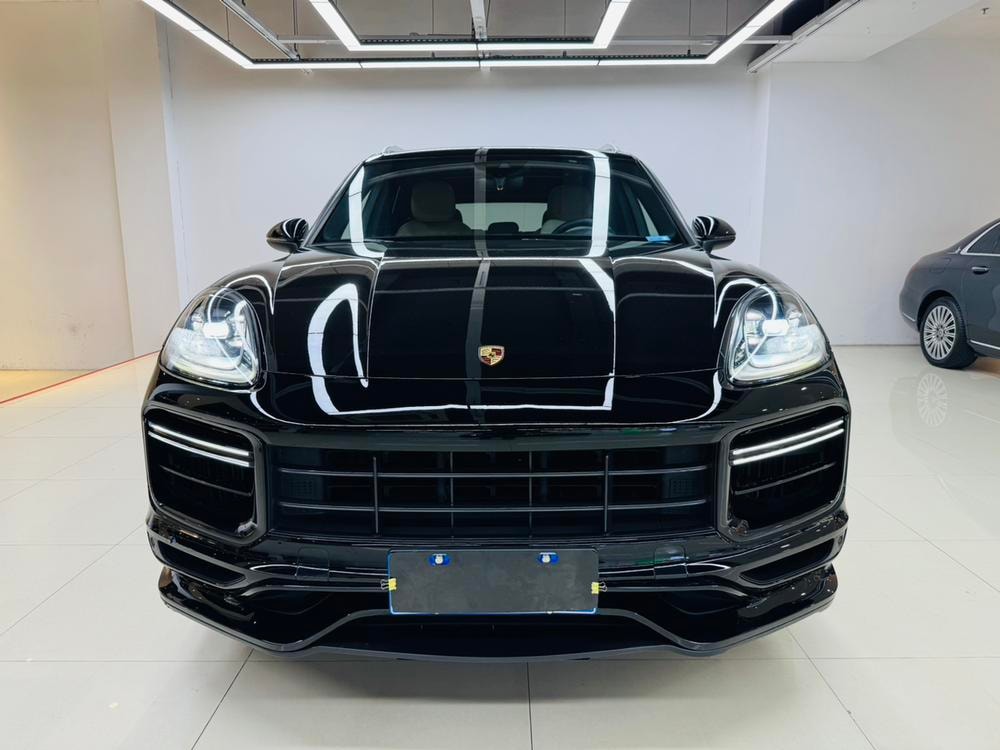 Porsche Cayenne 2018 — фото автомобиля