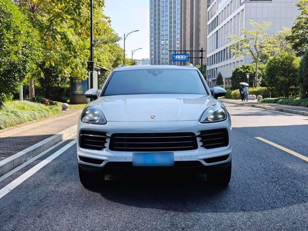 Porsche Cayenne 2018 — фото автомобиля