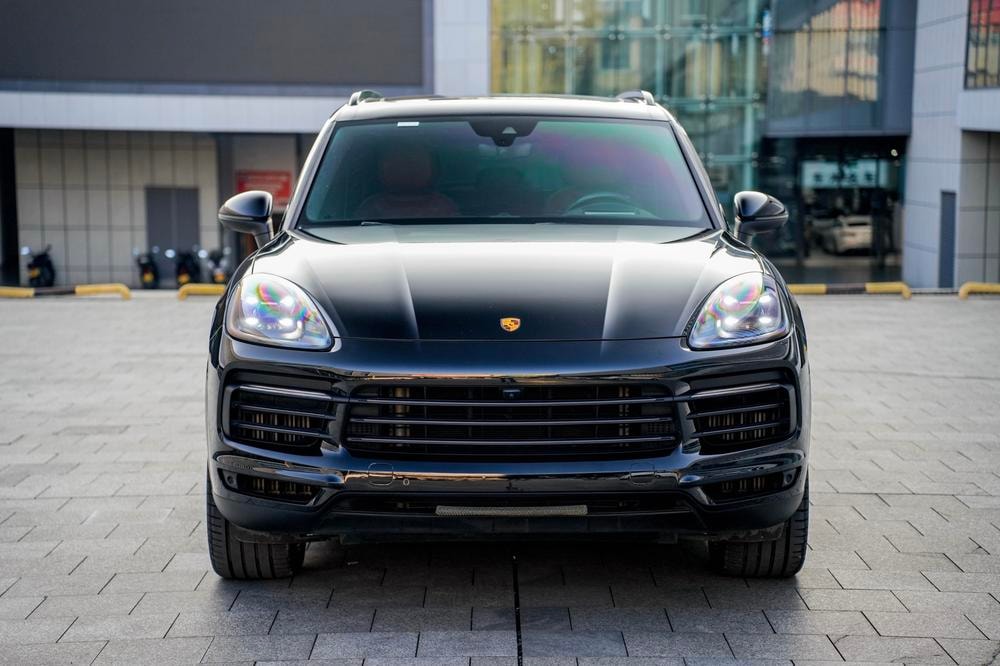 Porsche Cayenne 2023 — фото автомобиля 1