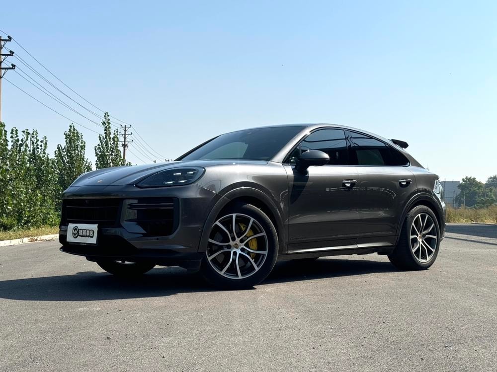 Porsche Cayenne Coupé 2024 — фото автомобиля