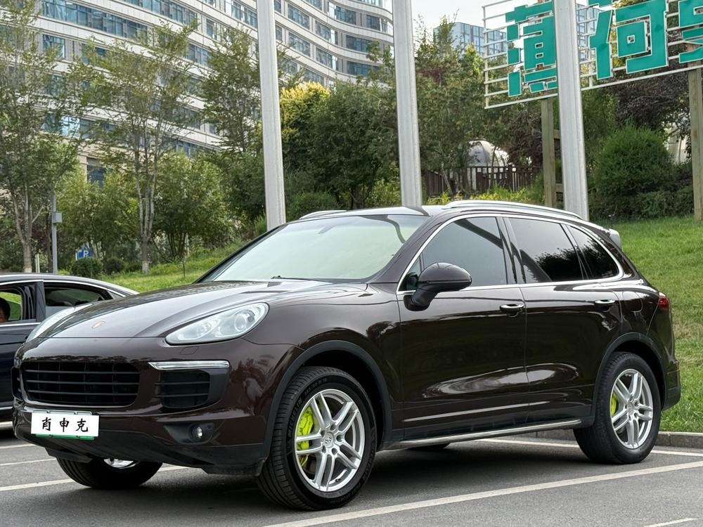 Porsche Cayenne E-Hybrid 2016 — фото автомобиля 1