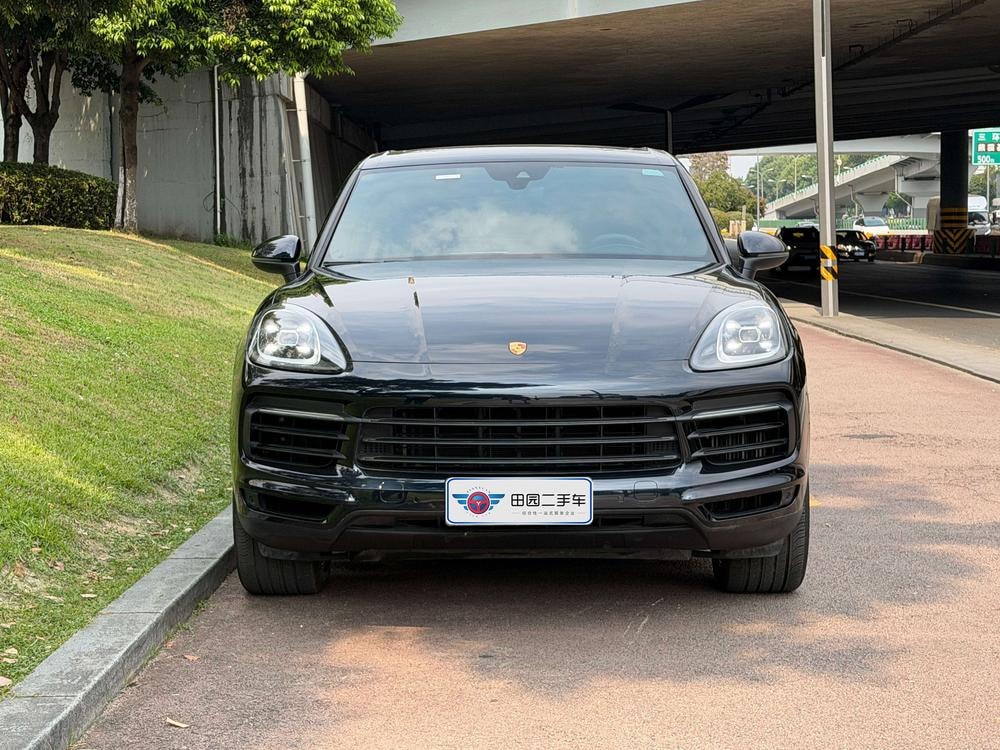 Porsche Cayenne E-Hybrid 2020 — фото автомобиля
