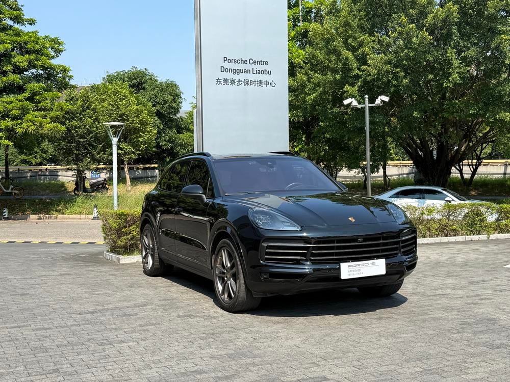 Porsche Cayenne E-Hybrid 2023 — фото автомобиля 1