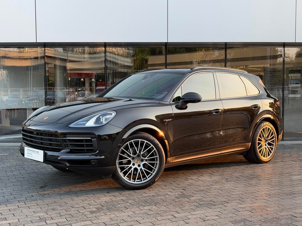 Porsche Cayenne E-Hybrid 2023 — фото автомобиля 1