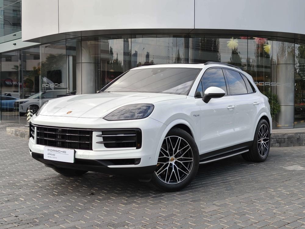 Porsche Cayenne E-Hybrid 2024 — фото автомобиля