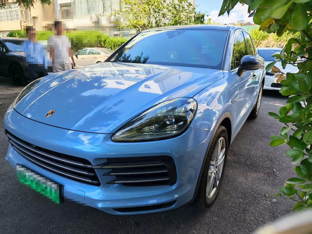 Porsche Cayenne E-Hybrid 2023 — фото автомобиля 1
