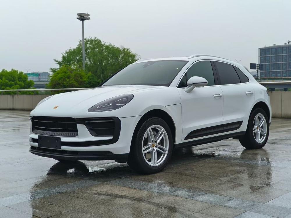 Porsche Macan 2023 — фото автомобиля