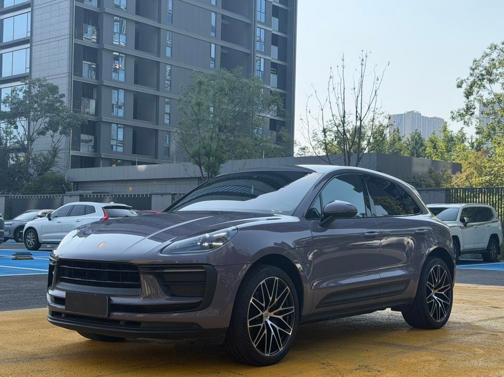 Porsche Macan 2022 — фото автомобиля 1