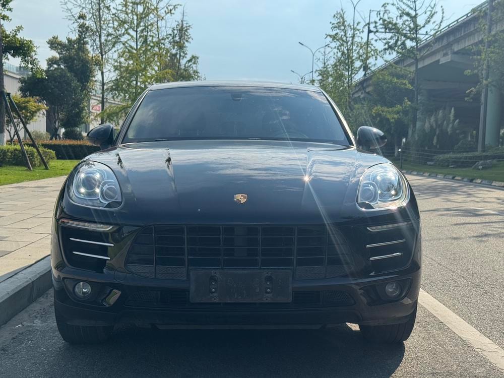 Porsche Macan 2016 — фото автомобиля