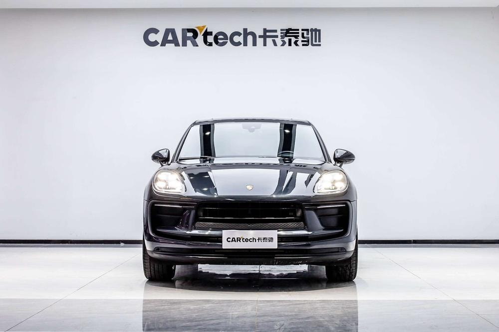 Porsche Macan 2023 — фото автомобиля