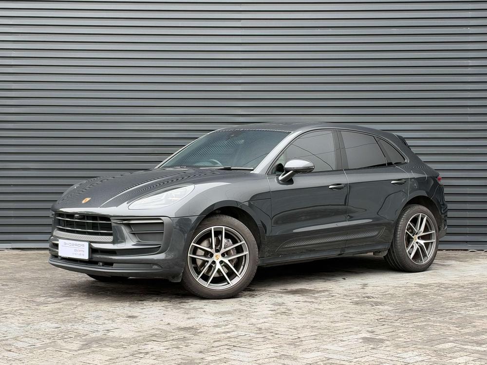 Porsche Macan 2023 — фото автомобиля