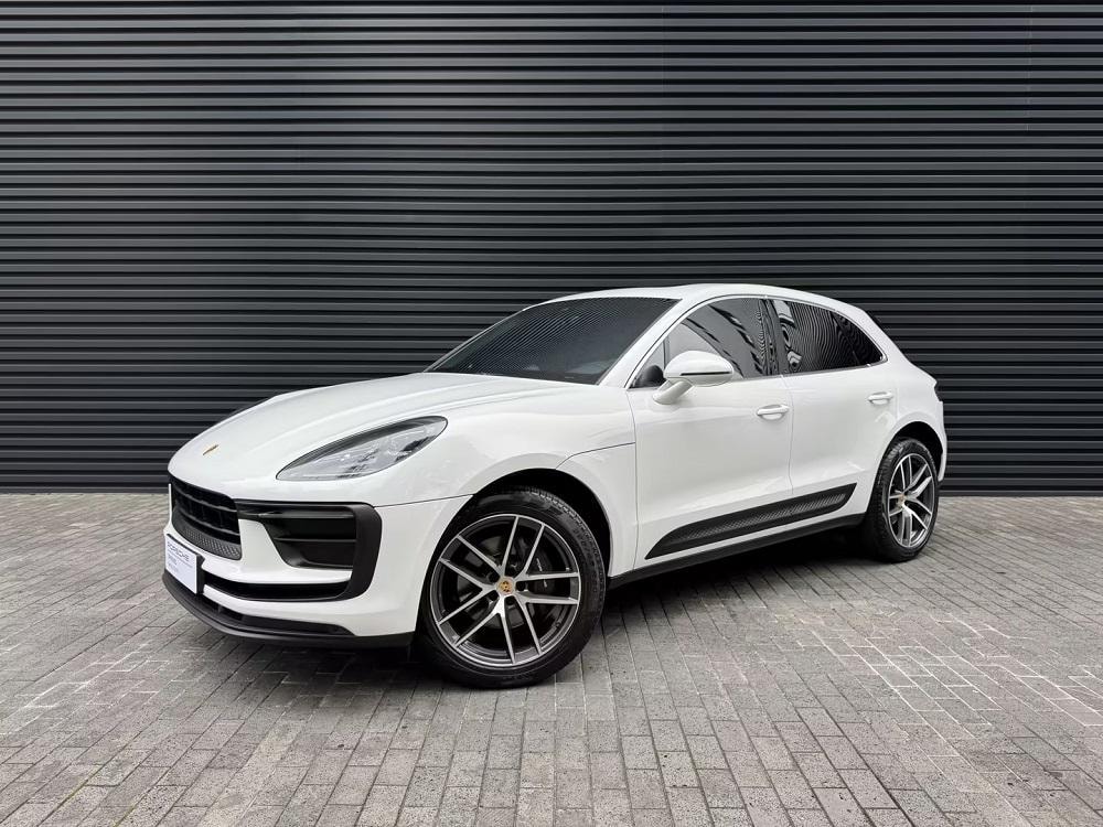 Porsche Macan 2023 — фото автомобиля