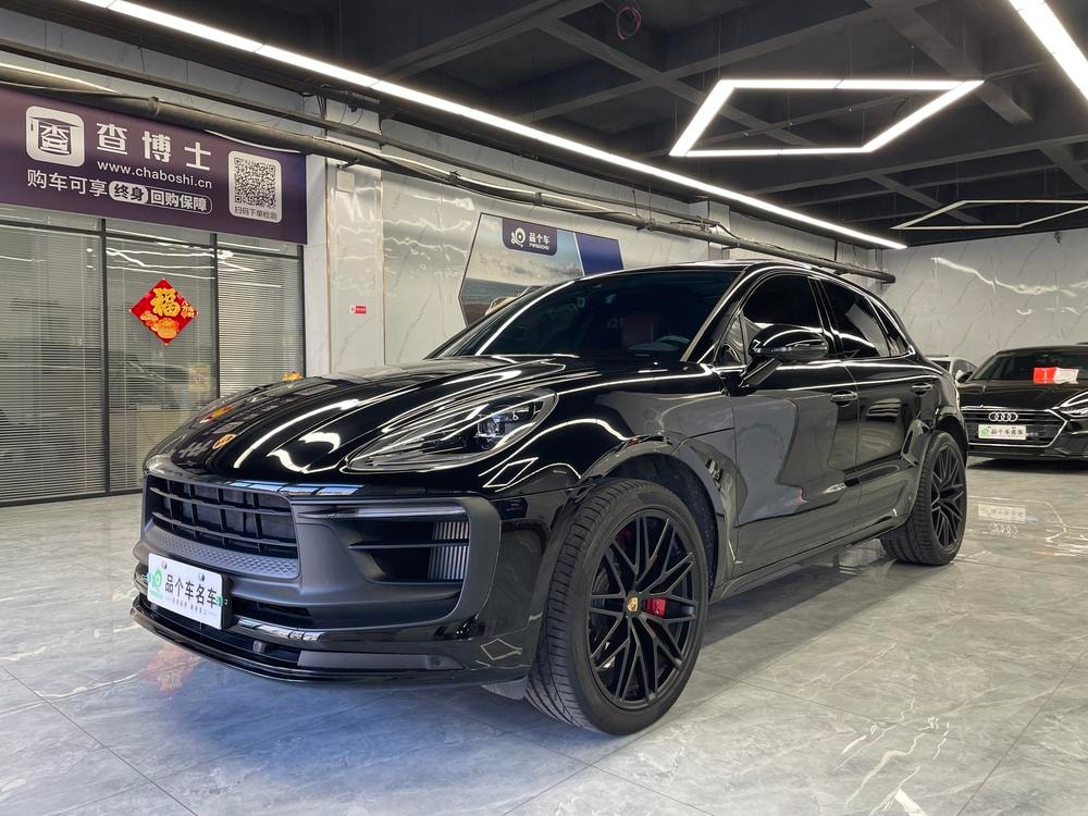 Porsche Macan 2023 — фото автомобиля