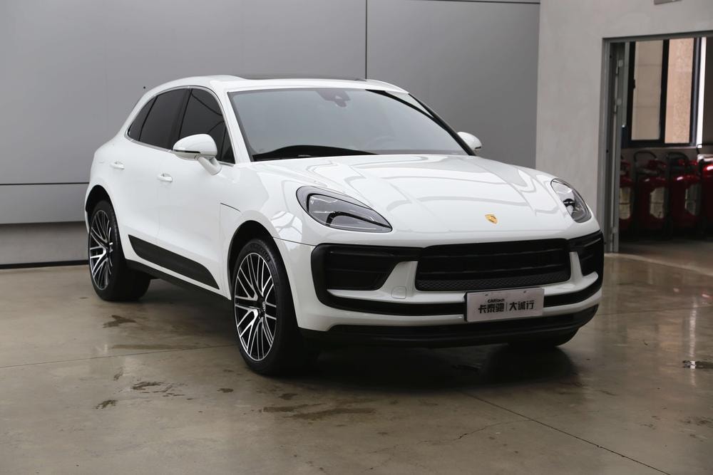 Porsche Macan 2025 — фото автомобиля