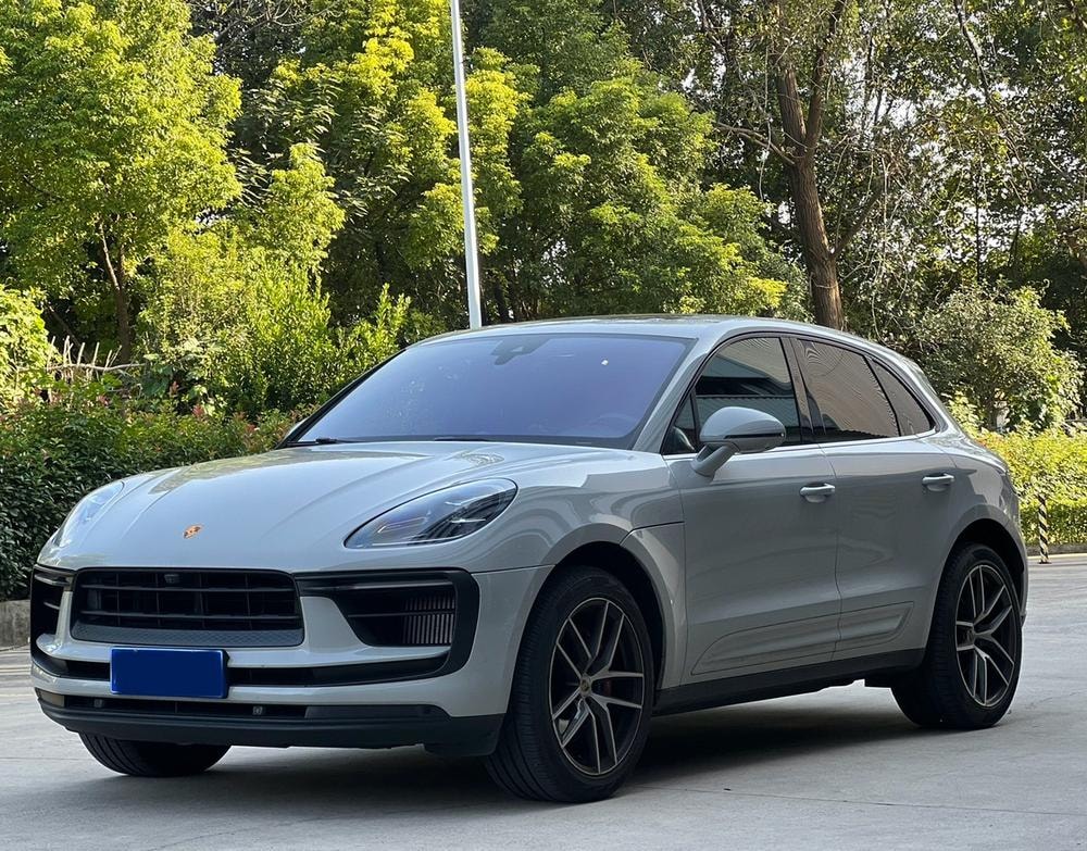 Porsche Macan 2023 — фото автомобиля