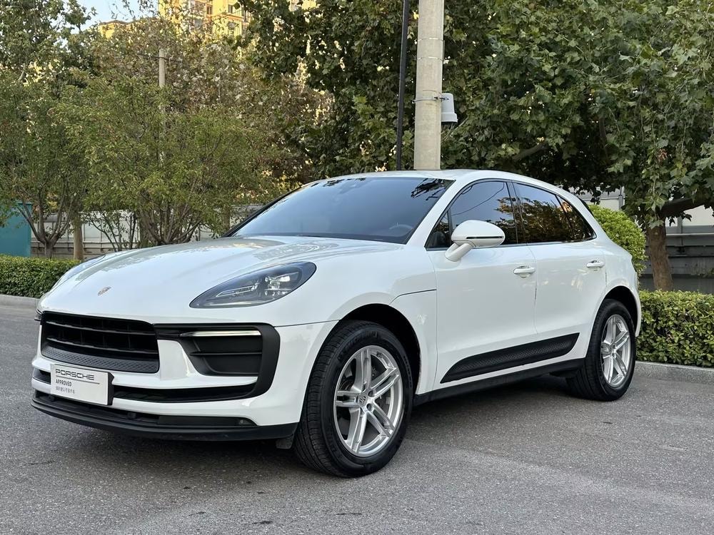 Porsche Macan 2024 — фото автомобиля