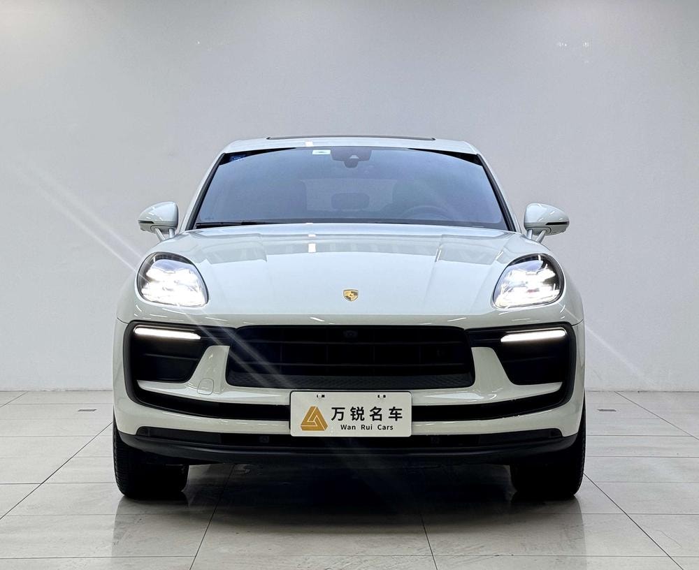 Porsche Macan 2022 — фото автомобиля 1