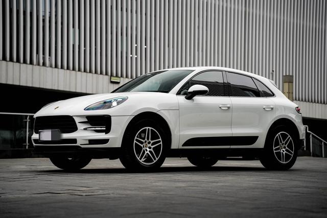 Porsche Macan 2018 — фото автомобиля