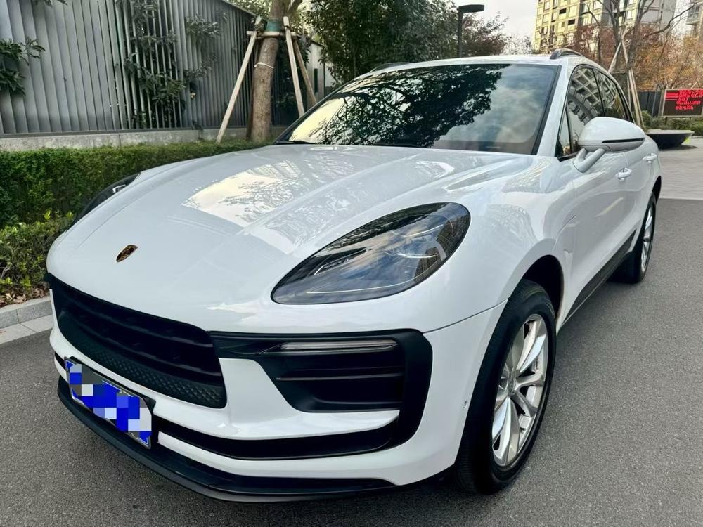 Porsche Macan 2023 — фото автомобиля