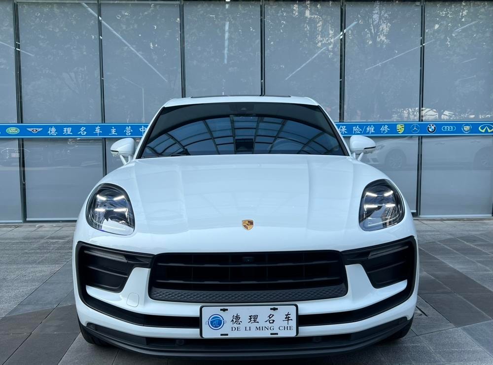 Porsche Macan 2023 — фото автомобиля 1