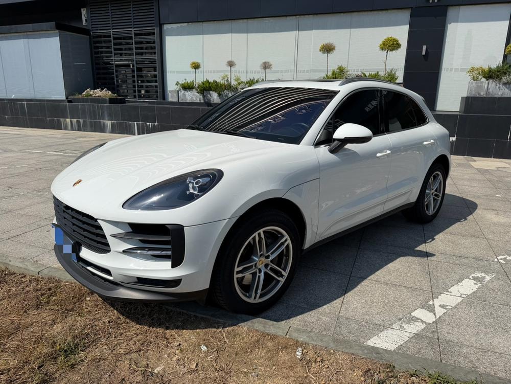 Porsche Macan 2021 — фото автомобиля 1