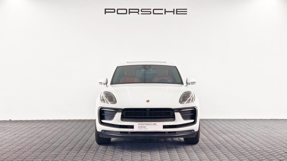 Porsche Macan 2023 — фото автомобиля 1