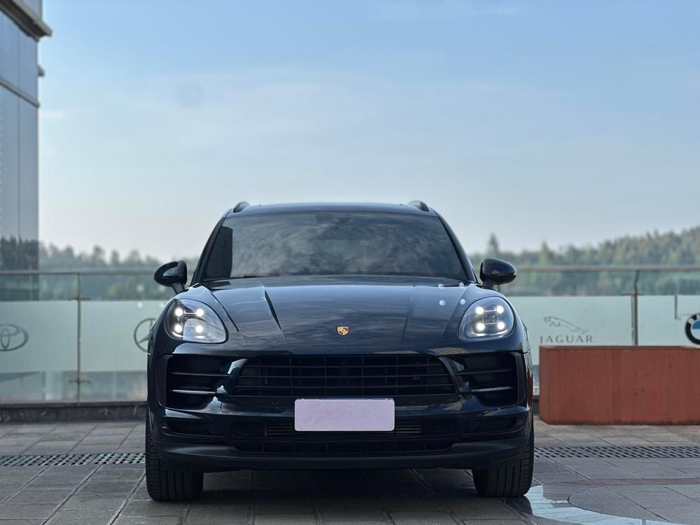 Porsche Macan 2021 — фото автомобиля