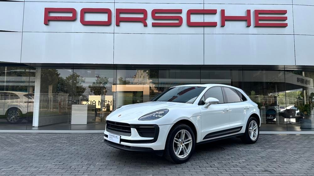 Porsche Macan 2022 — фото автомобиля
