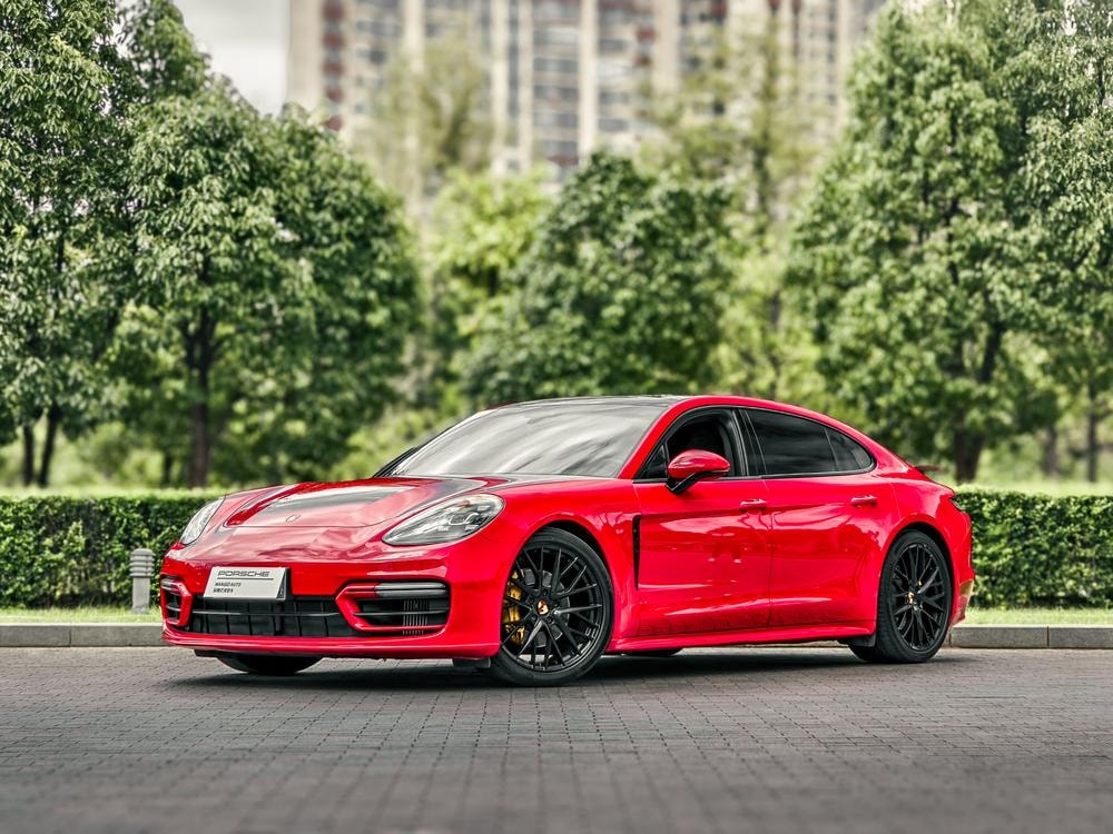 Porsche Panamera 2021 — фото автомобиля