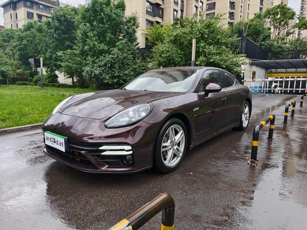 Porsche Panamera 2011 — фото автомобиля 1