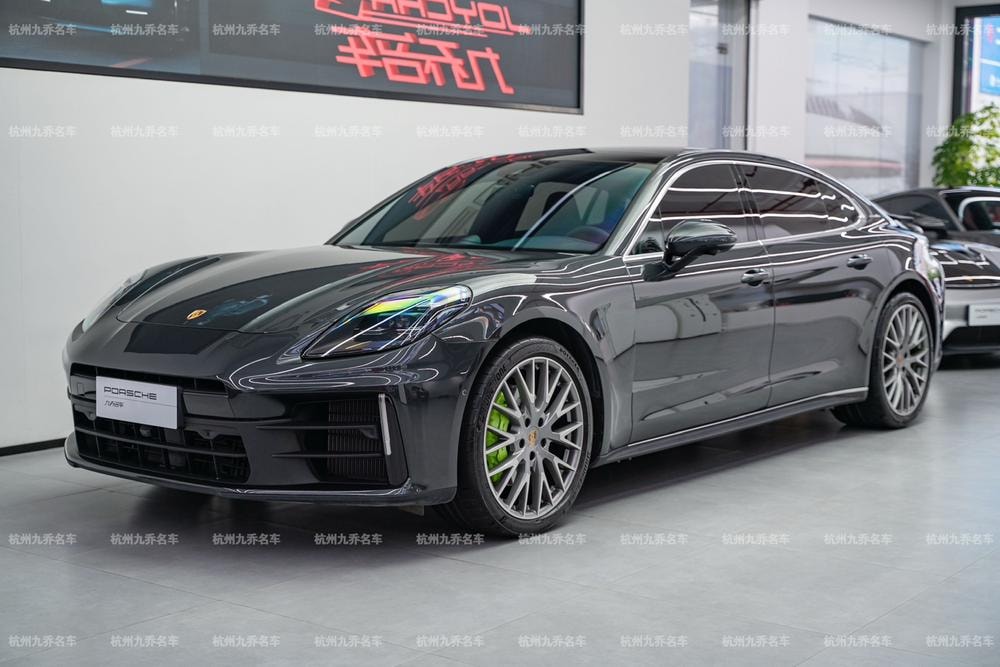 Porsche Panamera 2024 — фото автомобиля