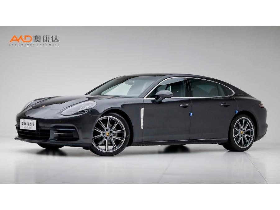 Porsche Panamera 2018 — фото автомобиля