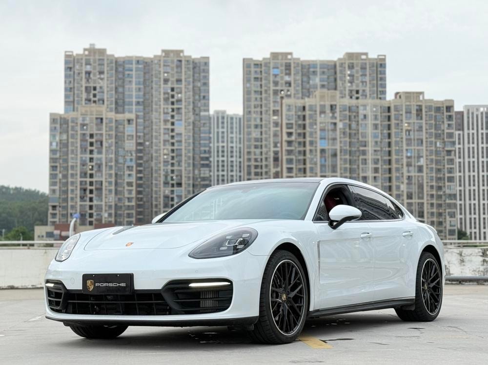 Porsche Panamera 2021 — фото автомобиля