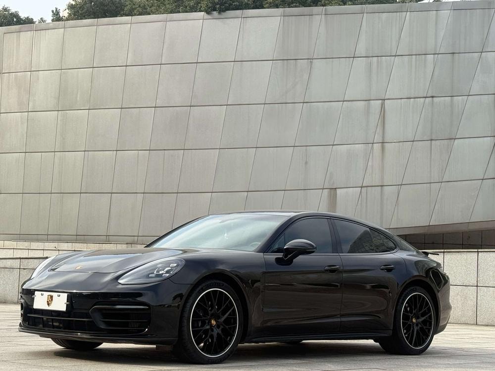 Porsche Panamera 2023 — фото автомобиля