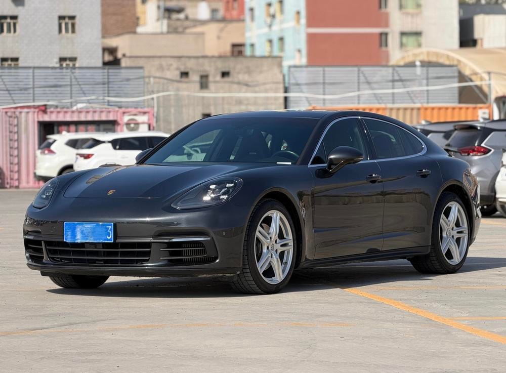 Porsche Panamera 2021 — фото автомобиля 1