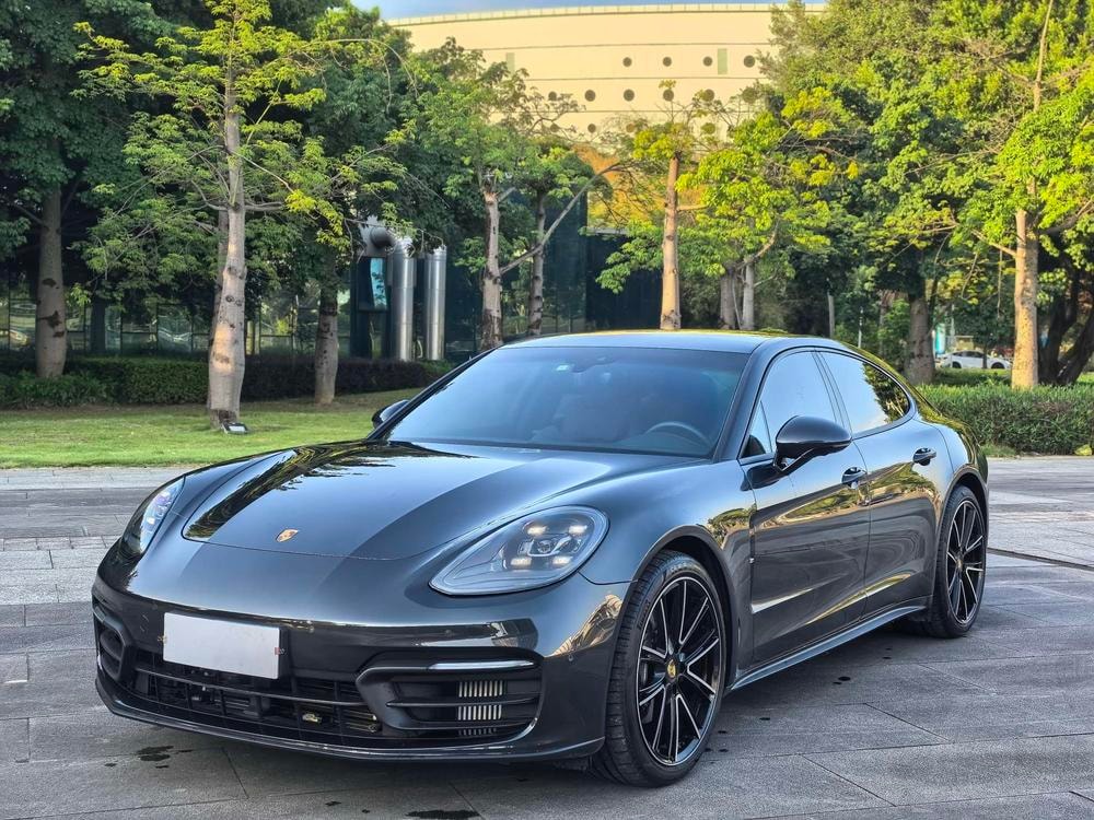 Porsche Panamera 2023 — фото автомобиля