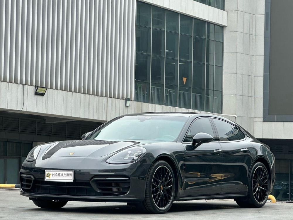 Porsche Panamera 2023 — фото автомобиля 1