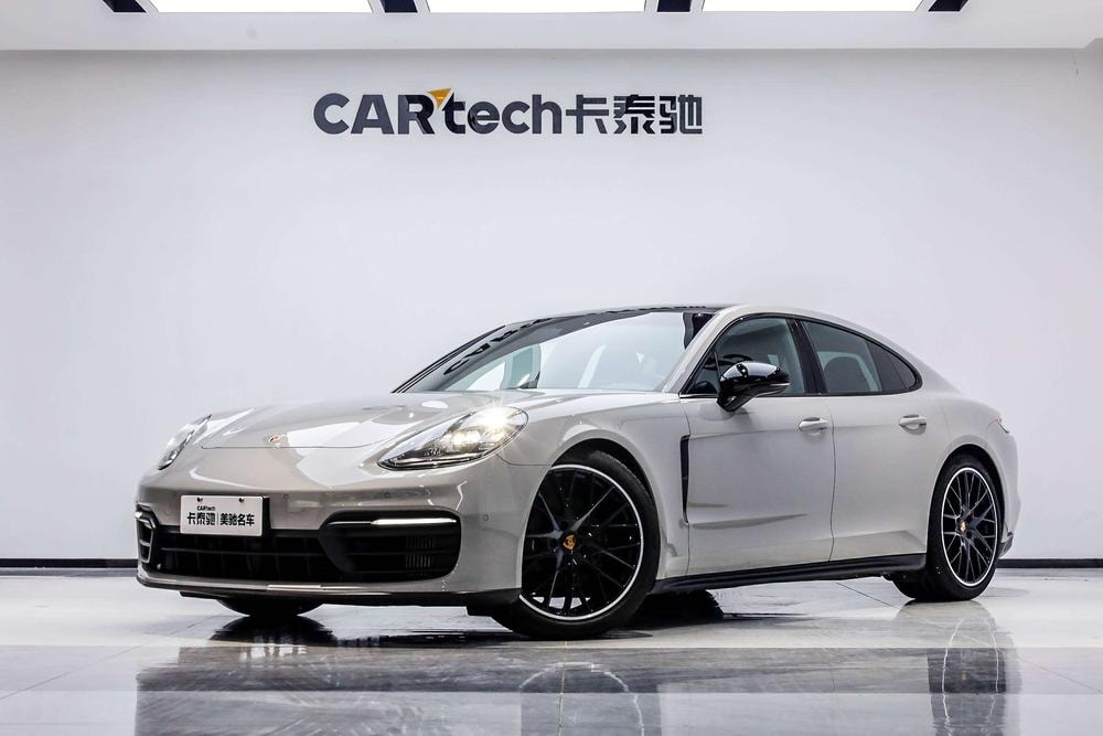 Porsche Panamera 2022 — фото автомобиля