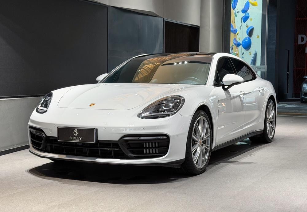 Porsche Panamera 2021 — фото автомобиля